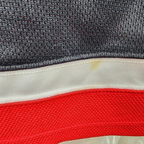 Reebok Licensed NHL New Jersey Devils Home Hockey Jersey Blank Size Large Red - Picture 13 of 16